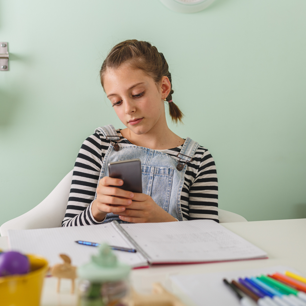 Nie będzie zakazu używania telefonów komórkowych w szkole