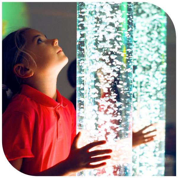 Metoda Snoezelen w ujęciu Jana Hulsegge – zastosowanie stymulacji zmysłów w pracy w sali Snoezelen