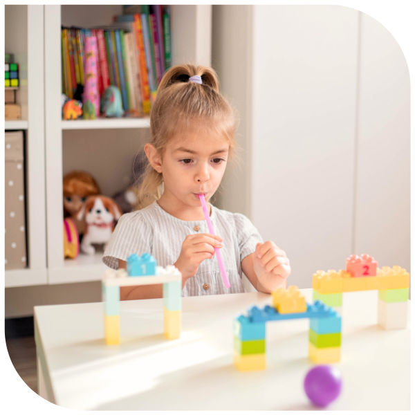 Zabawy językowe wspierające rozwój mowy dziecka – sprawdzone ćwiczenia do pracy w grupie i indywidualnie